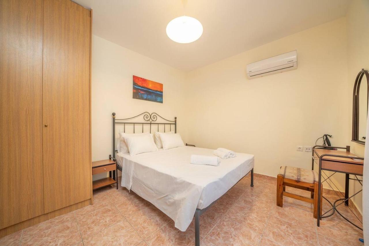 Afroditi Holiday Home - Blue Apartment Свороната Экстерьер фото